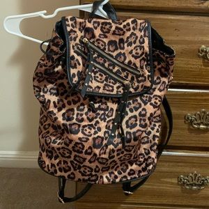 Leopard 🐆 backpack purse